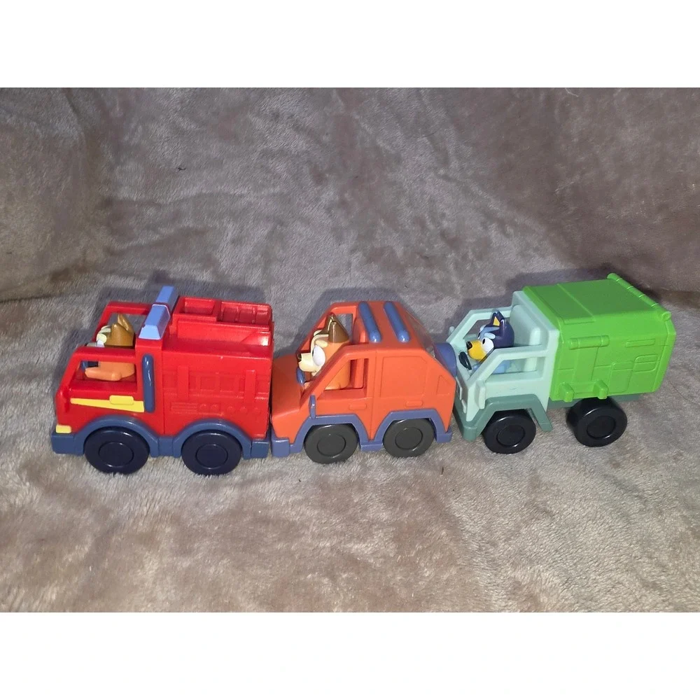 Bluey and Friends Toy Vehicle Lot Fire Truck Garbage Truck Bingo Chilli 3pc Set